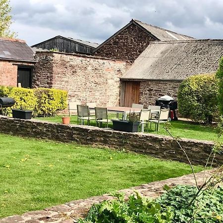 Cosy Farmhouse Escape In Monmouthshire Villa Wolves Newton Buitenkant foto