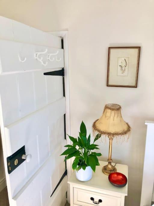 Cosy Farmhouse Escape In Monmouthshire Villa Wolves Newton Buitenkant foto