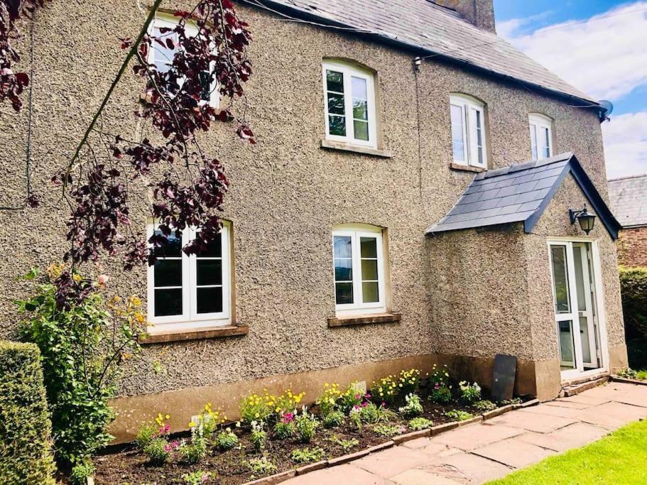 Cosy Farmhouse Escape In Monmouthshire Villa Wolves Newton Buitenkant foto