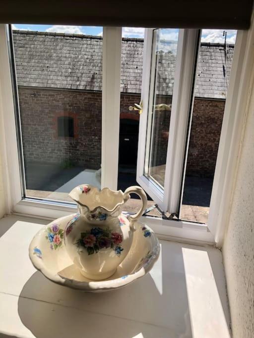 Cosy Farmhouse Escape In Monmouthshire Villa Wolves Newton Buitenkant foto